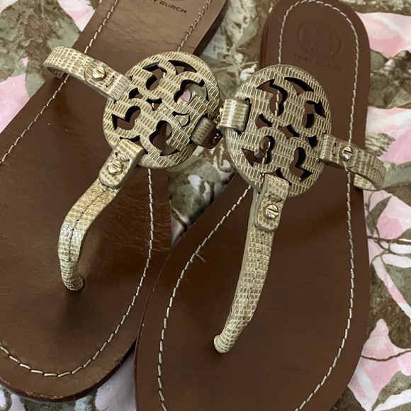 Tory Burch Brown Leather-Look Flip Sandals with Beige Woven Medallion Accent - Picture 2 of 4